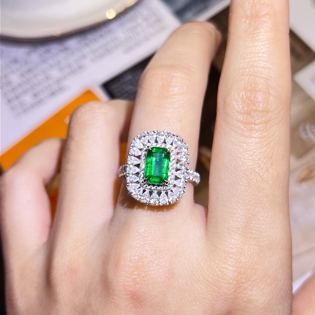 14k Gold 2.67 Ctw Vivid Green Natural Emerald & Diamond Ring - 6