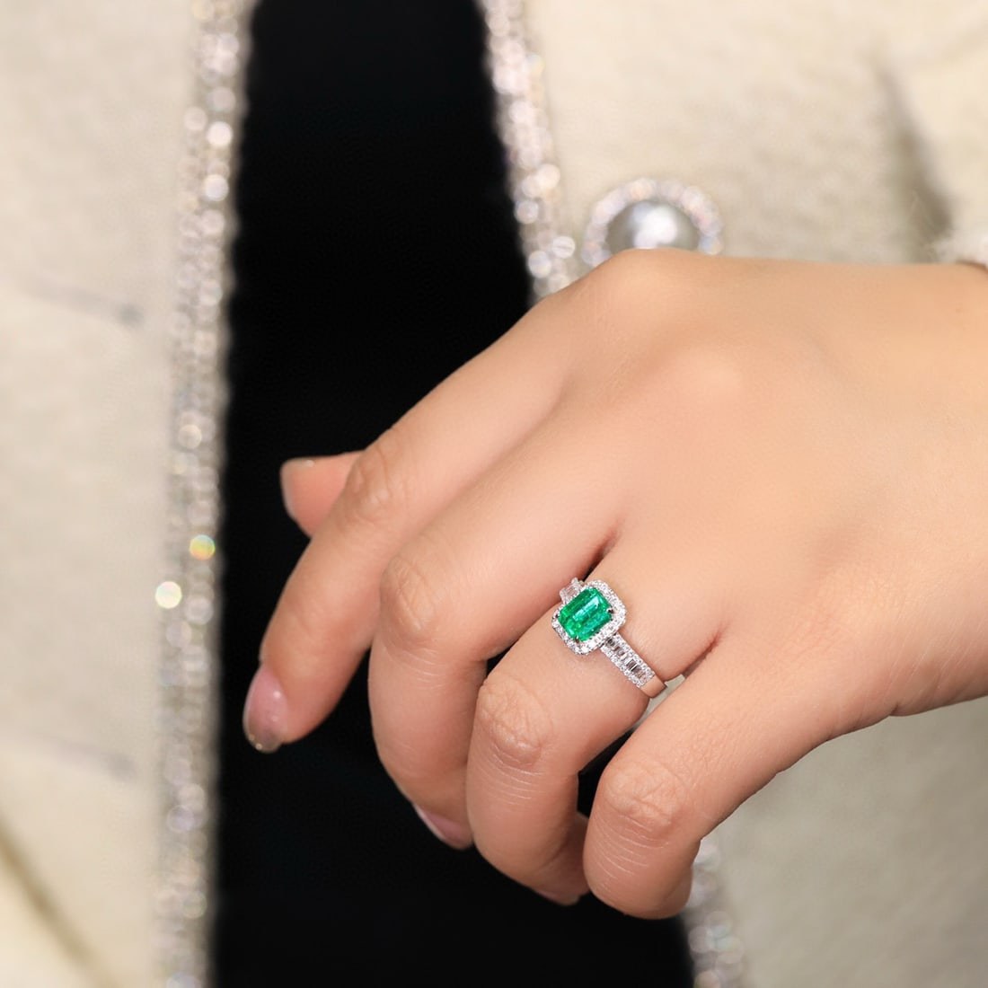 14k Gold 1.43 Ct Vivid Green Natural Emerald & Diamond Ring - 2