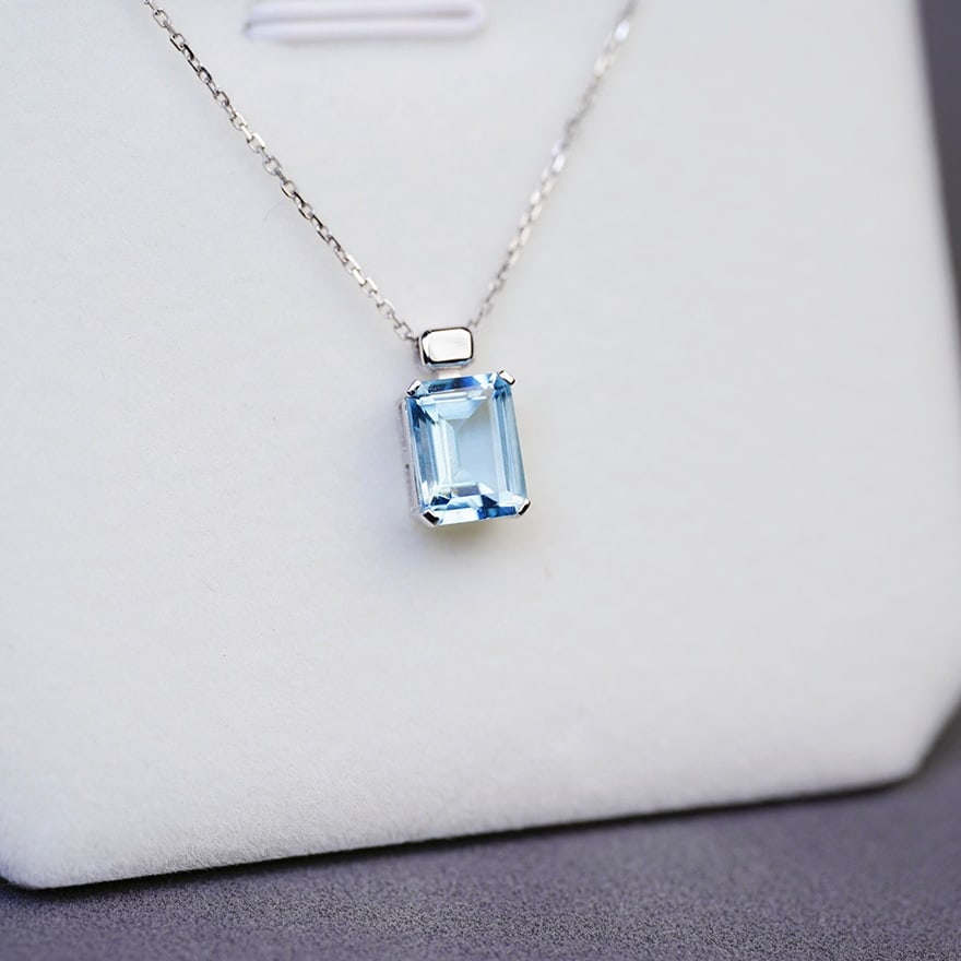 14k Gold 1.5 Ct Natural Aquamarine Necklace - 2