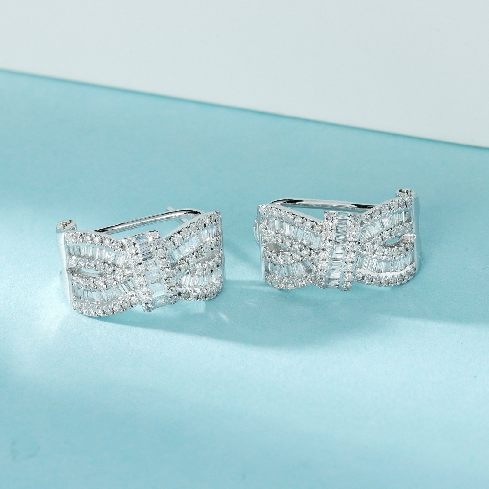 14k Gold 0.68 Ctw Natural H Diamond Earrings - 3