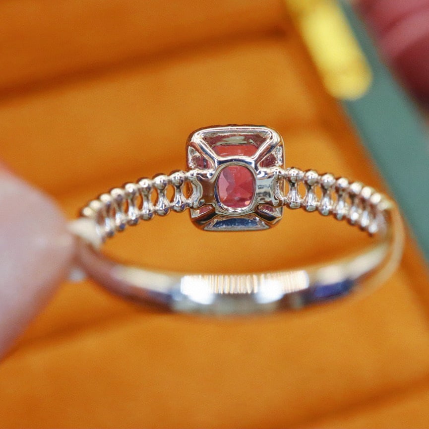 14k Gold 1.13 Ctw Natural Padparadscha Sapphire & Diamond Ring - 4
