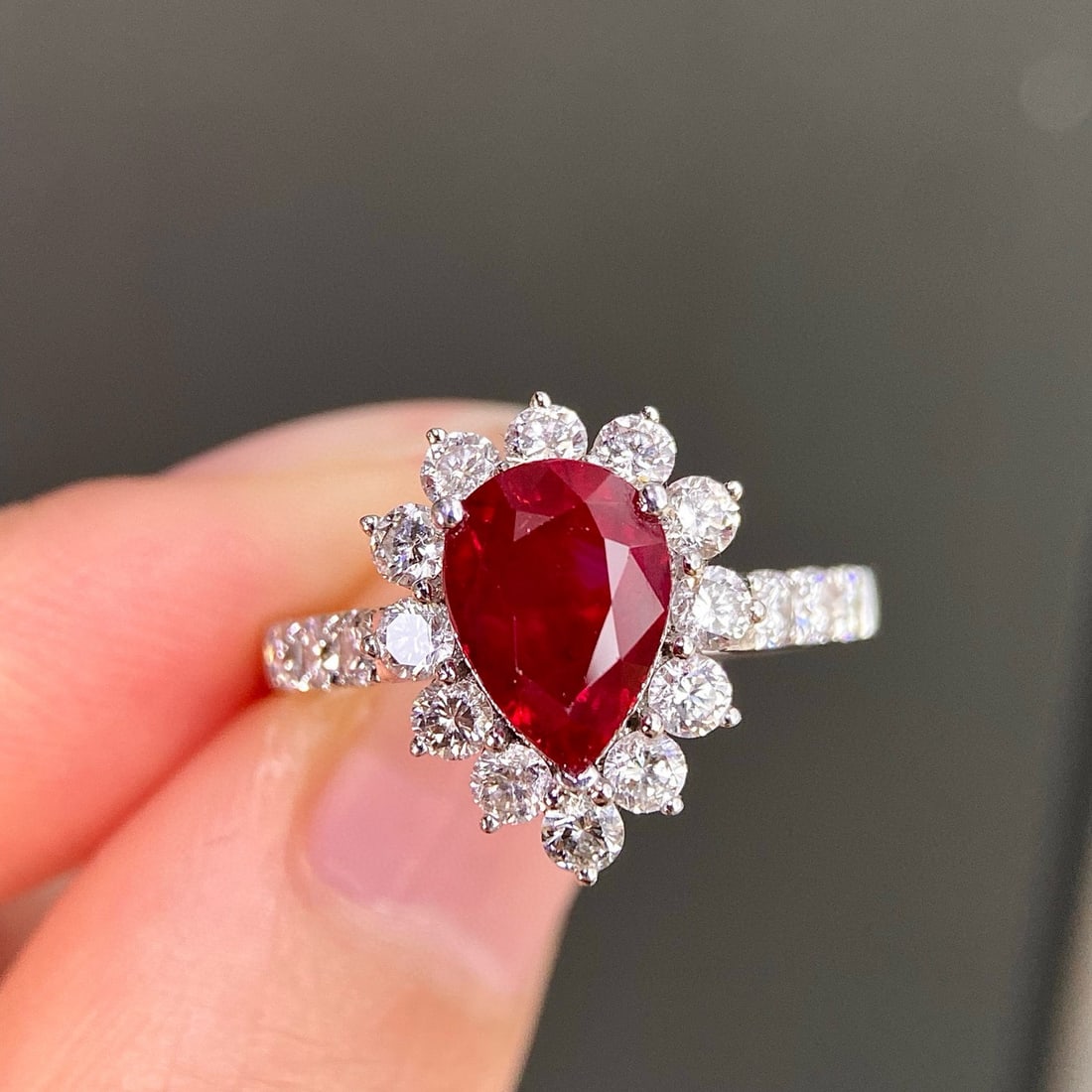 14k Gold 2.78 Ctw Natural Ruby & Diamond Ring - 3