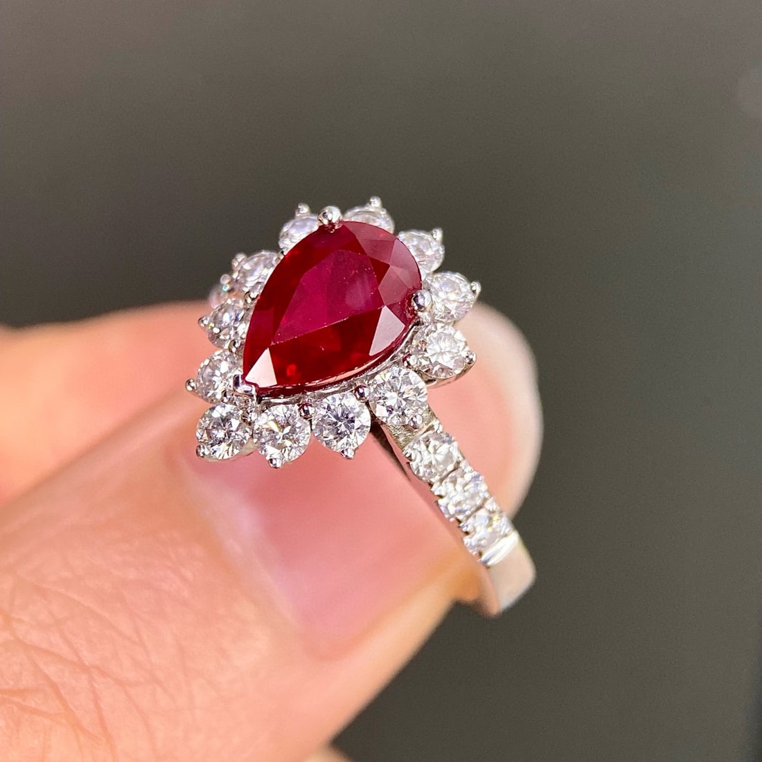 14k Gold 2.78 Ctw Natural Ruby & Diamond Ring - 4