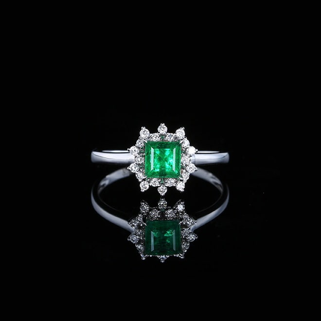 14k Gold 0.7 Ctw Vivid Green Natural Emerald & Diamond Ring: Ref:230980244 // gold content:14k gold // ring size:7. 25us // // main gemstone:emerald // shape:square // carat weight:0. 5ct // color:vivid green // treatment:natural // // adjacent gemstone 2 :