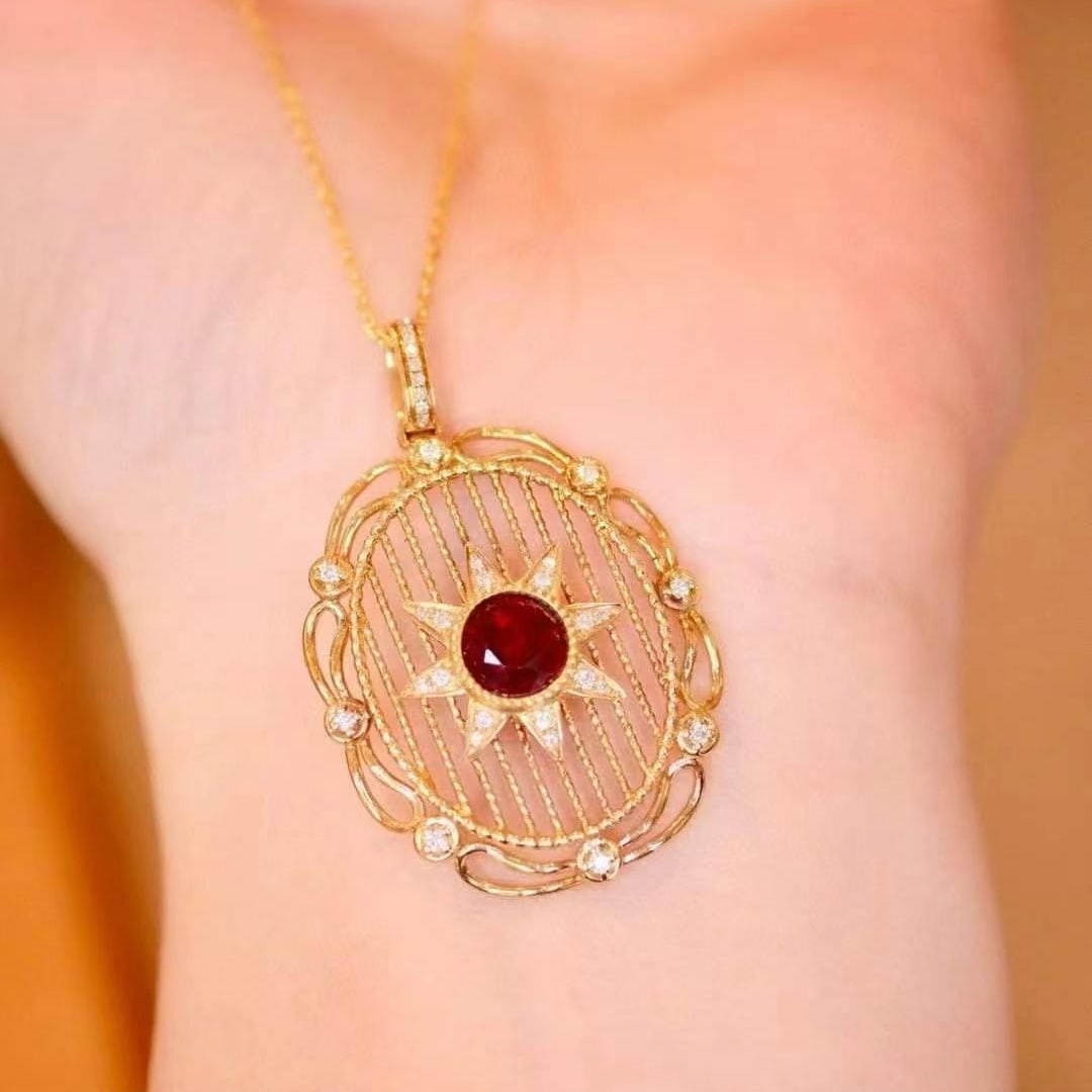 14k Gold 1.56 Ctw Natural Ruby & Diamond Necklace: Ref:230980329 // gold content:14k gold // main gemstone:ruby // shape:round // carat weight:1. 4ct // color:pigeonblood red // treatment:natural // cut grade:g // // adjacent gemstone 2 : diamond // s
