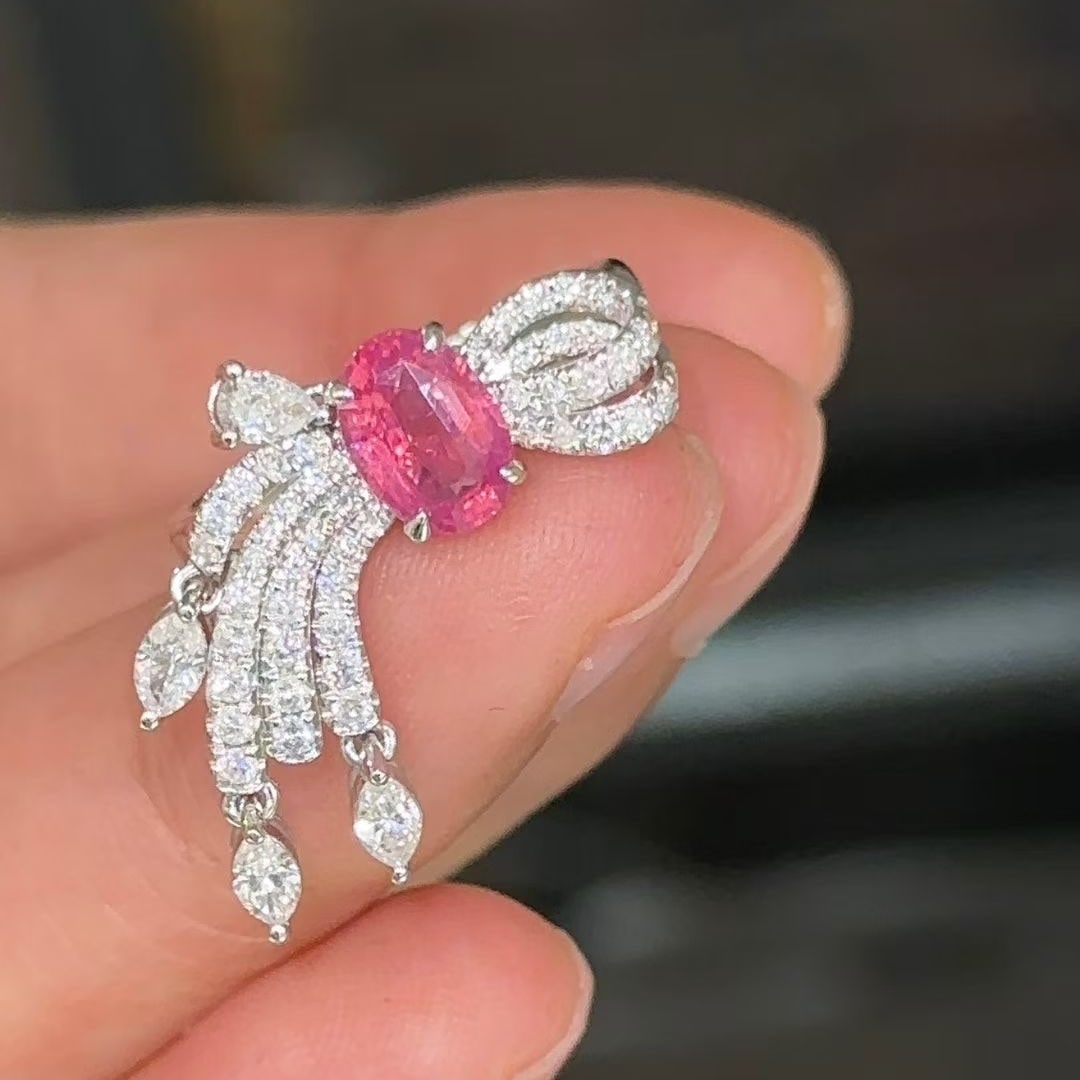 14k Gold 1.02 Ct Natural Spinel & Diamond Ring: Ref:230980347 // gold content:14k gold // ring size:7. 25us // // main gemstone:spinel // shape:oval // carat weight:1. 02ct // color:pink // treatment:natural // // adjacent gemstone 2 : diamond //