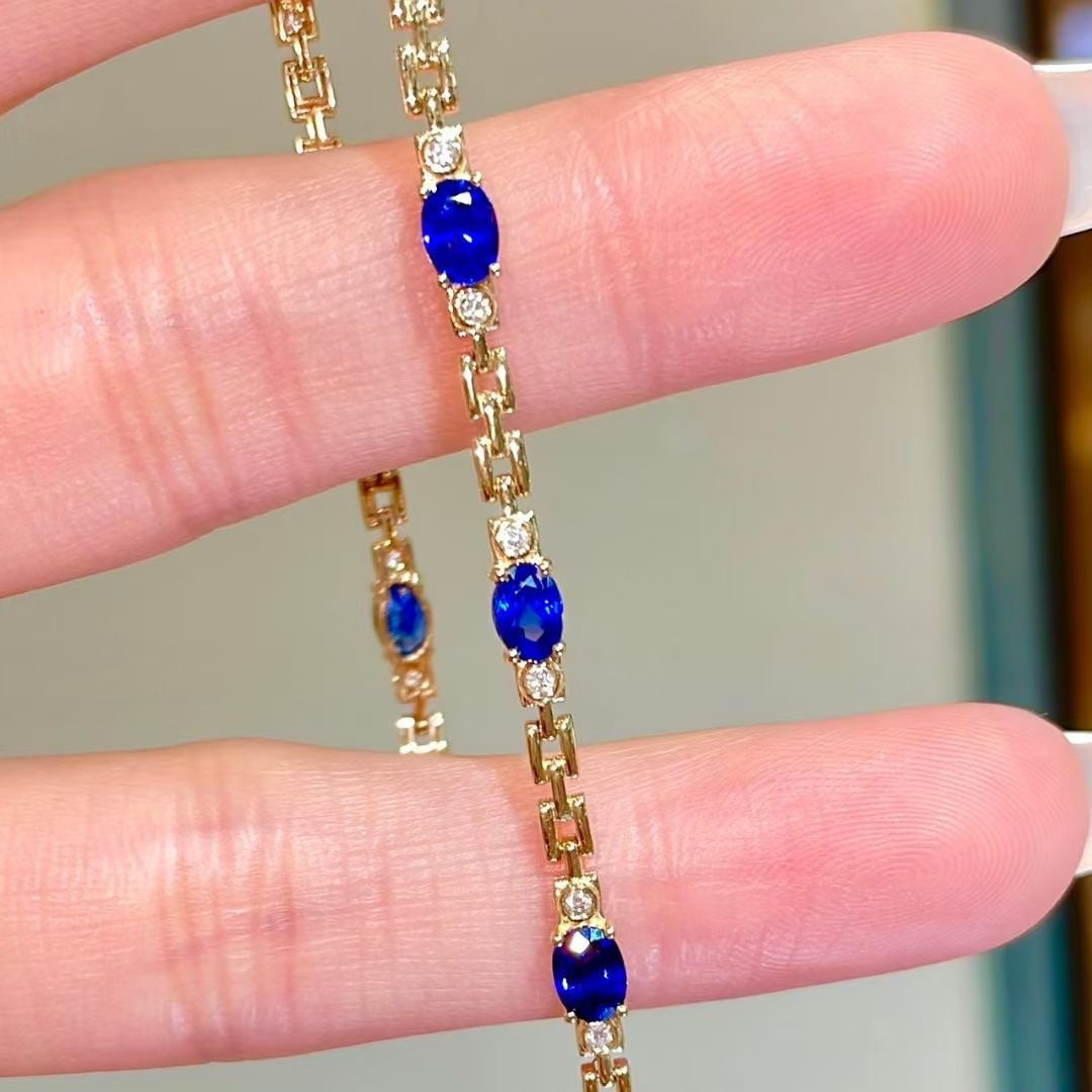 14k Gold 3.2 Ct Natural Sapphire & Diamond Bracelet: Ref:230980351 // gold content:14k gold // main gemstone:sapphire // shape:oval // carat weight:3. 2ct // color:royal blue // treatment:natural // // adjacent gemstone 2 : diamond // shape:round //