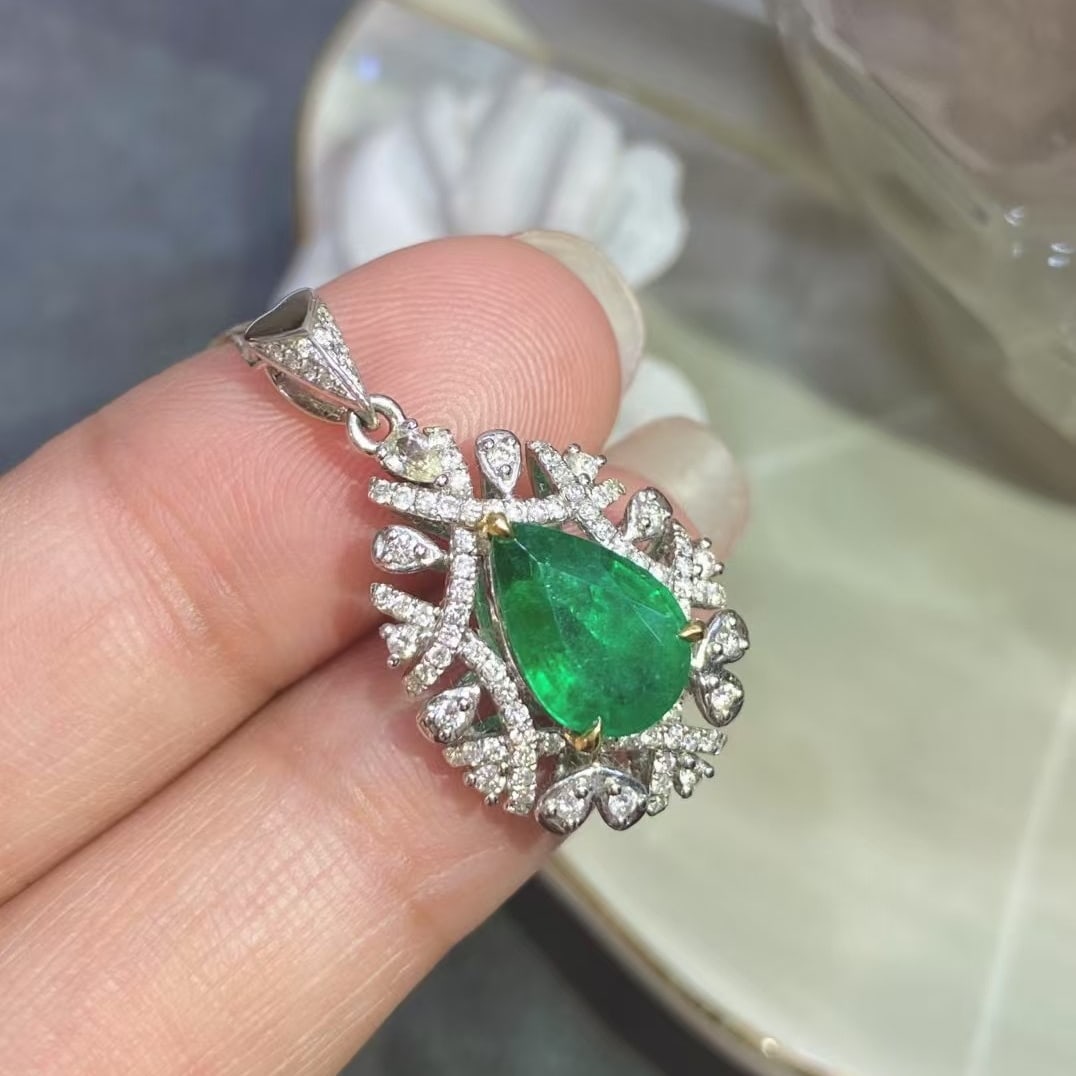 14k Gold 1.77 Ctw Vivid Green Natural Emerald & Sapphire Pendant( Without Chain ) - 3