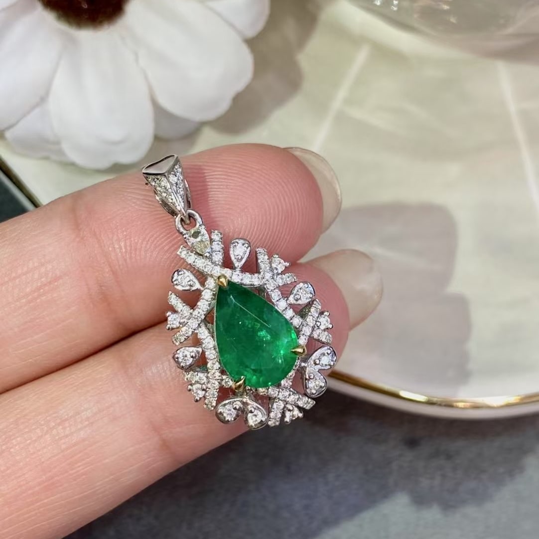 14k Gold 1.77 Ctw Vivid Green Natural Emerald & Sapphire Pendant( Without Chain ) - 4