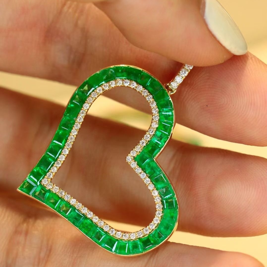14k Gold 3.6 Ctw Vivid Green Natural Emerald & Diamond Pendant( Without Chain ) - 3