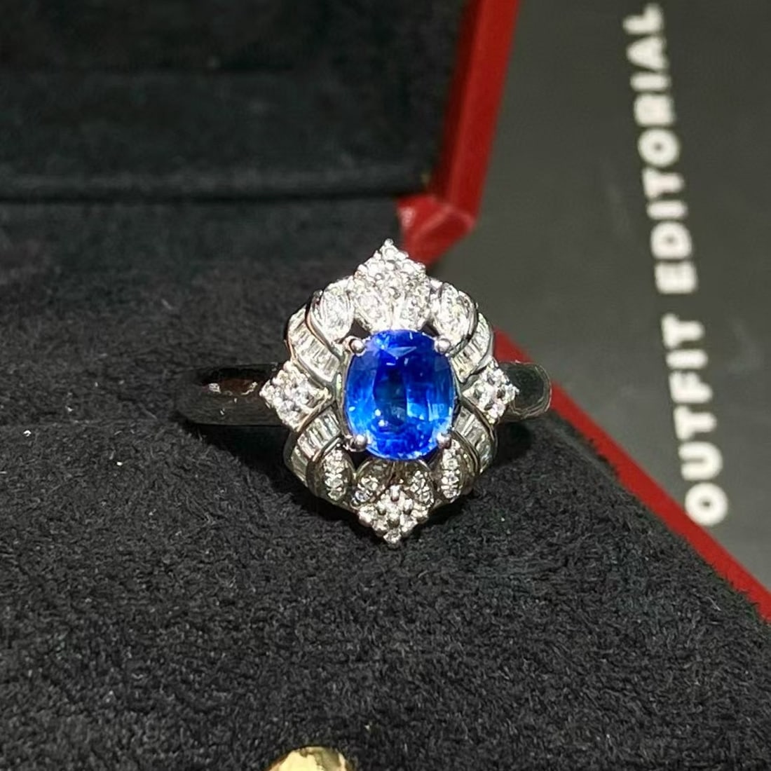 14k Gold 1.28 Ct Natural Sapphire & Diamond Ring: Ref:230980357 // gold content:14k gold // ring size:7. 25us // // main gemstone:sapphire // shape:oval // carat weight:1. 28ct // color:cornflower blue // treatment:natural // // adjacent gemstone 2