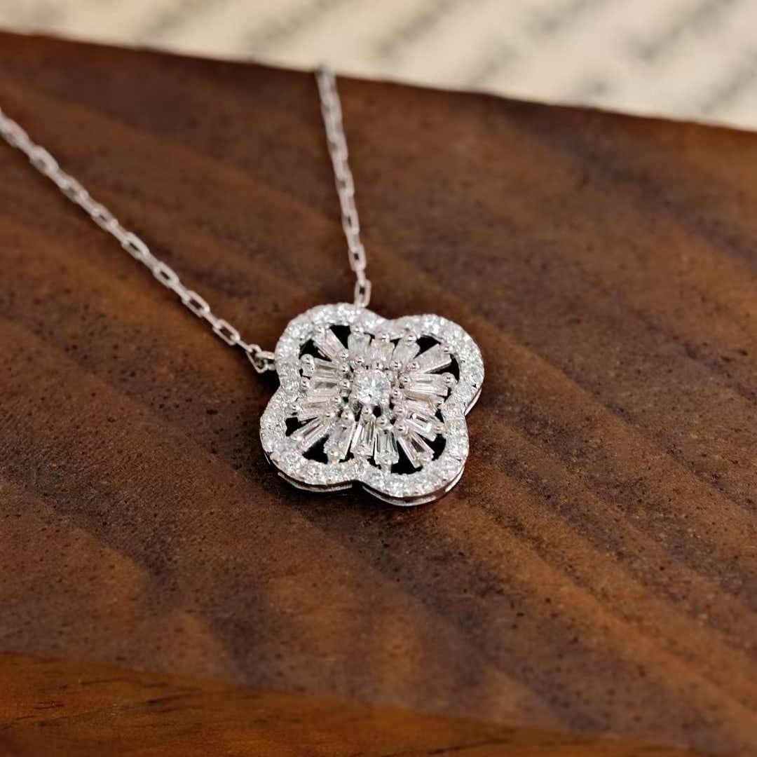 14k Gold 0.43 Ct Natural H Diamond Necklace: Ref:230980368 // gold content:14k gold // main gemstone:diamond // shape:multiply // carat weight:0. 43ct // clarity grade:vs-si // color:h // treatment:natural // High Estimate: 3300 Low Estimate: