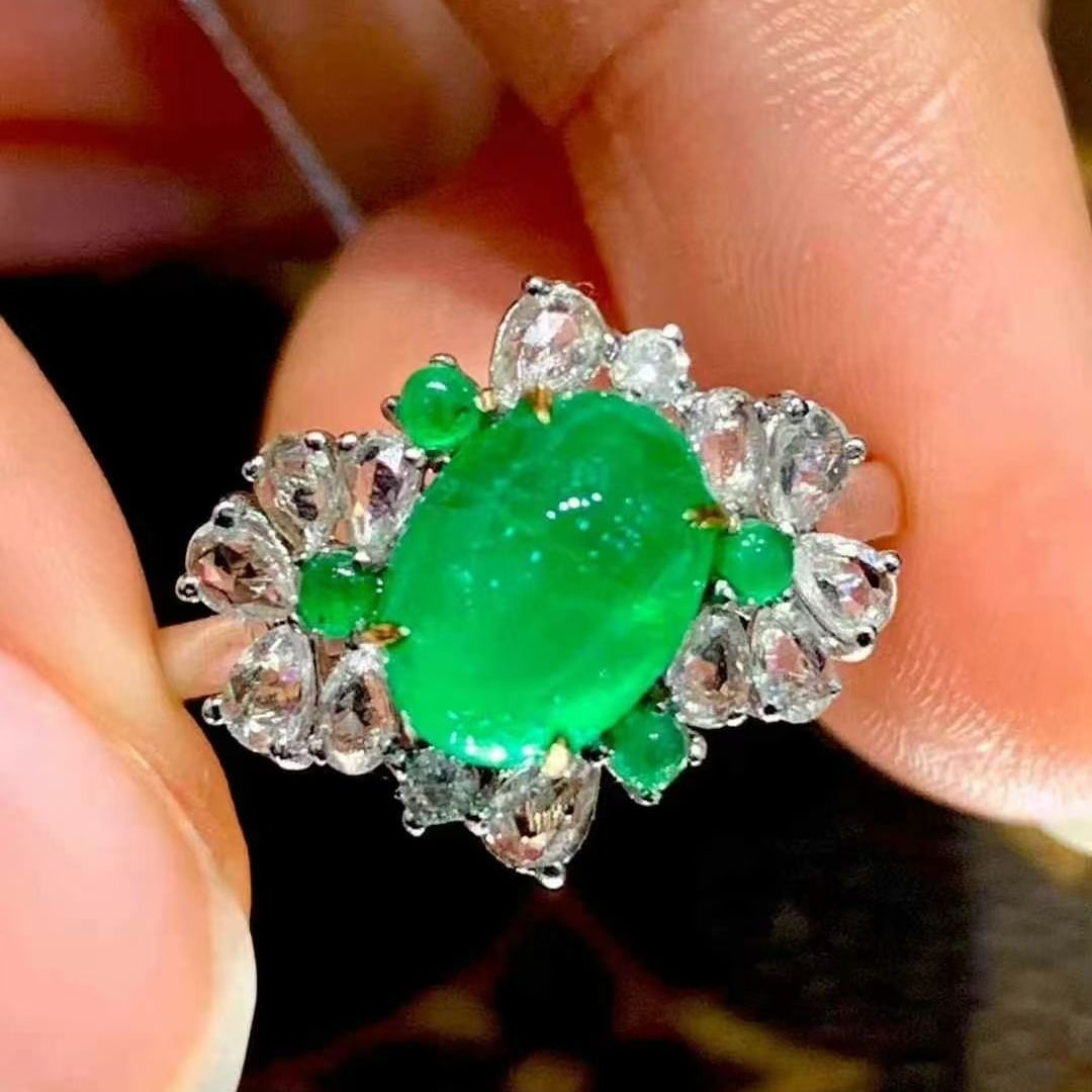 14k Gold 2.2 Ct Natural Emerald & Diamond & Sapphire Ring: Ref:230980376 // gold content:14k gold // ring size:7. 25us // // main gemstone:emerald // shape:oval // carat weight:2. 2ct // color:green // treatment:natural // // adjacent gemstone 2 : diamond //