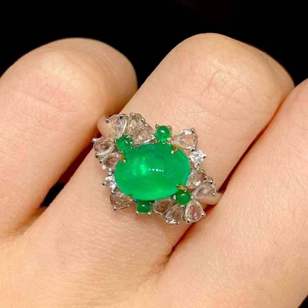 14k Gold 2.2 Ct Natural Emerald & Diamond & Sapphire Ring - 3