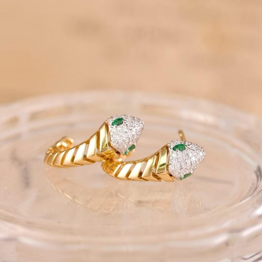 14k Gold 0.84 Ctw Natural Emerald & Diamond Earrings - 3