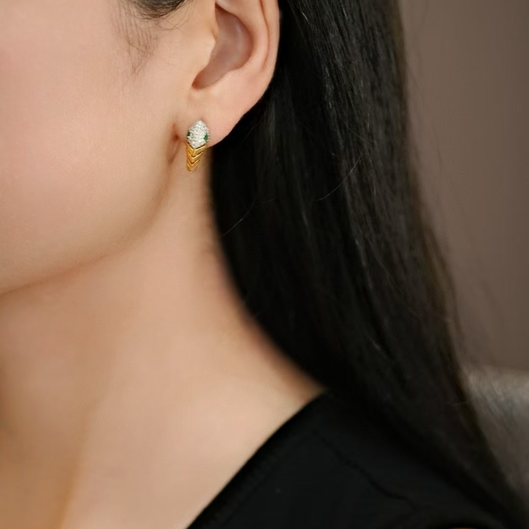 14k Gold 0.84 Ctw Natural Emerald & Diamond Earrings - 4