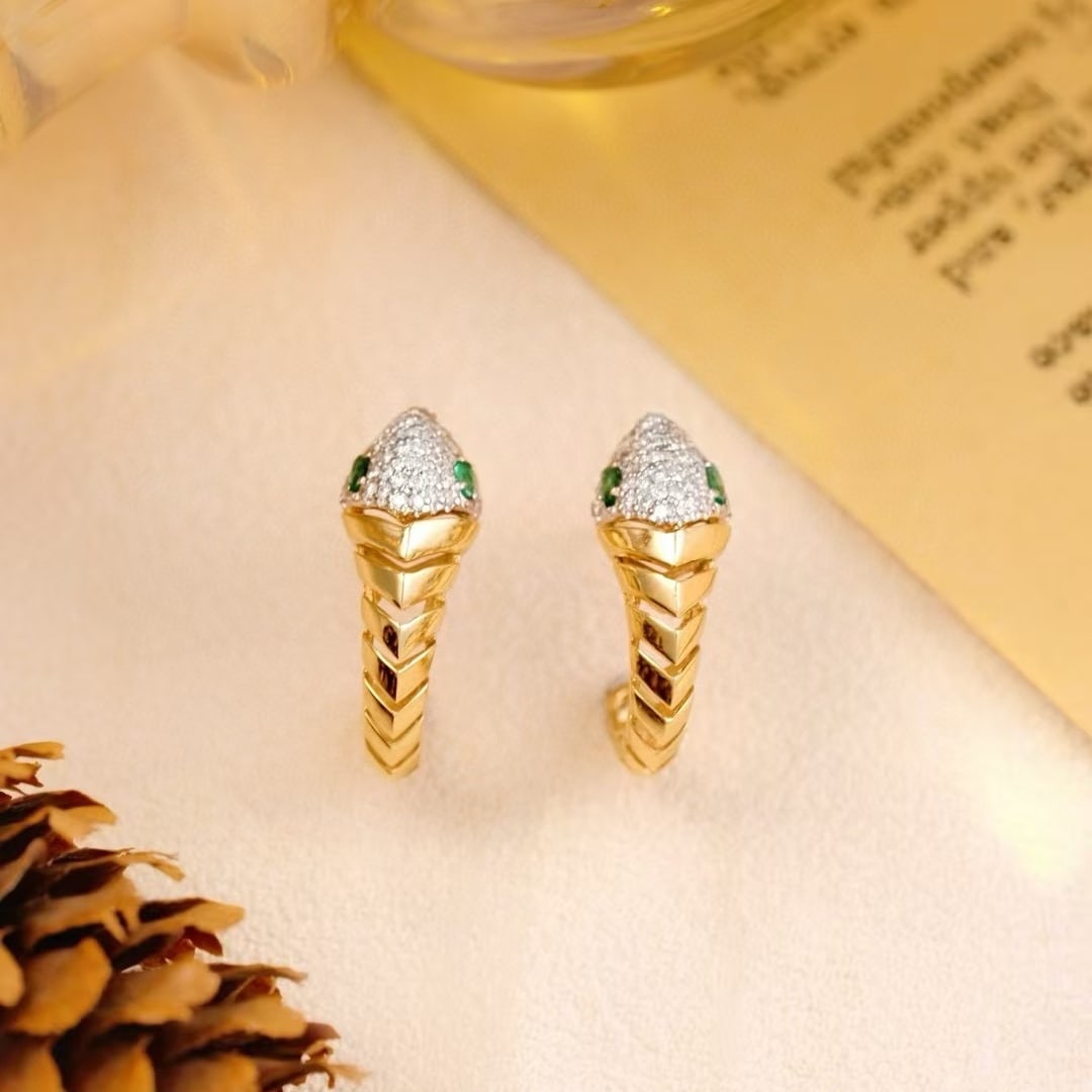 14k Gold 0.84 Ctw Natural Emerald & Diamond Earrings - 5