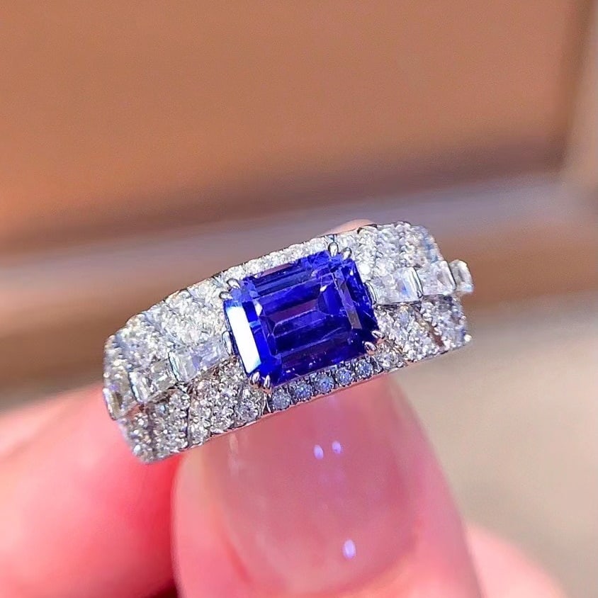 14k Gold 2.74 Ctw Natural Sapphire & Diamond Ring: Ref:230980400 // gold content:14k gold // ring size:7. 25us // // main gemstone:sapphire // shape:octagonal // carat weight:2. 00ct // color:blue // treatment:natural // // adjacent gemstone 2 :