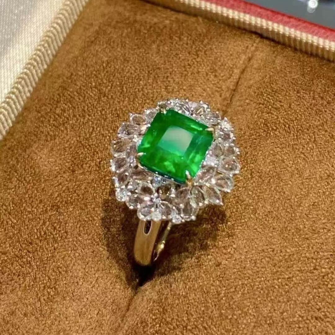 14k Gold 2.1 Ct Vivid Green Natural Emerald & Sapphire & Diamond Ring - 3