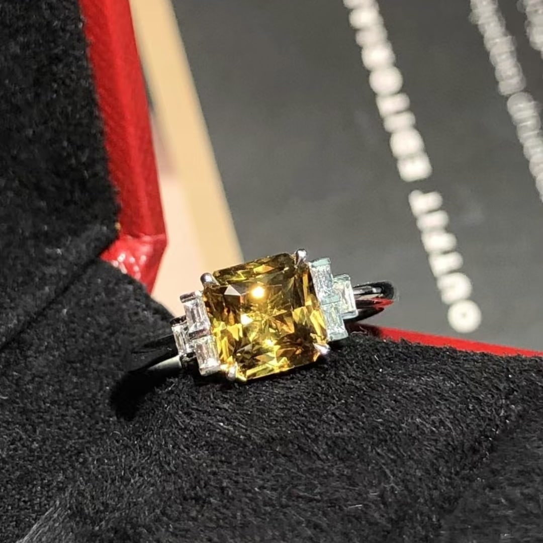14k Gold 2.38 Ctw Natural Chrysoberyl & Diamond Ring: Ref:230980437 // gold content:14k gold // ring size:7. 25us // // main gemstone:chrysoberyl // shape:octagonal // carat weight:2. 2ct // color:yellow // treatment:natural // // adjacent gemstone 2 :