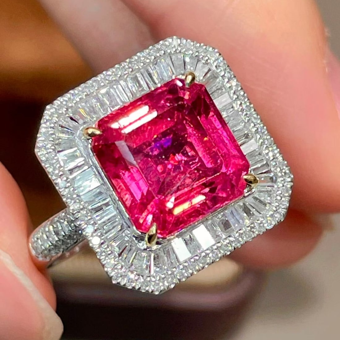 14k Gold 4.6 Ctw Natural Tourmaline & Diamond Ring: Ref:231147064 // gold content:14k gold // ring size:7. 25us // // main gemstone:tourmaline // shape:octagonal // carat weight:4ct // color:red // treatment:natural // // adjacent gemstone 2 : diamond 