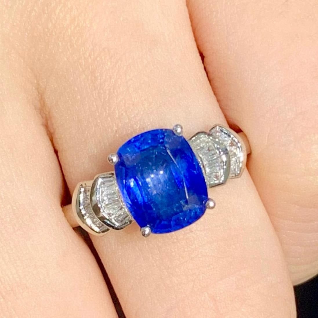 14k Gold 2.8 Ct Natural Sapphire & Diamond Ring: Ref:231147125 // gold content:14k gold // ring size:7. 25us // // main gemstone:sapphire // shape:cushion // carat weight:2. 8ct // color:blue // treatment:natural // // adjacent gemstone 2 : diamond 