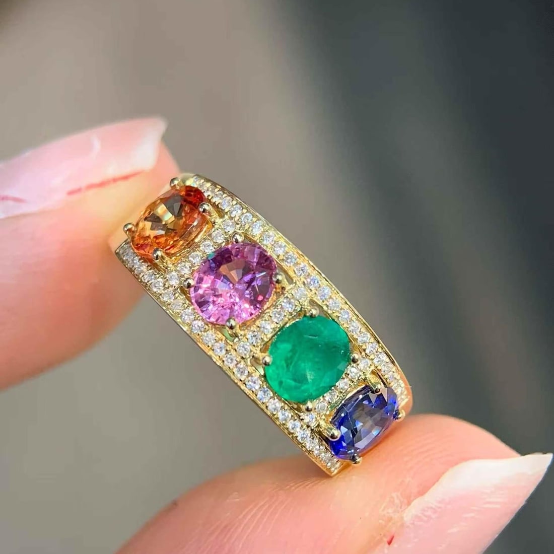 14k Gold 1.81 Ctw Natural Sapphire & Emerald & Diamond Ring: Ref:231147132 // gold content:14k gold // ring size:7. 25us // // main gemstone:sapphire & emerald // shape:oval // carat weight:1. 70ct // color:color // treatment:natural // // adjacent gemstone 2