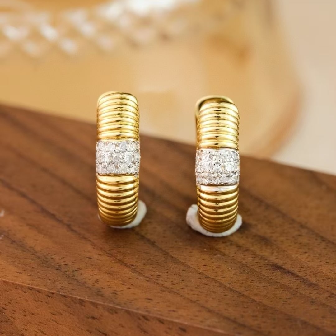 14k Gold 0.16 Ct Natural H Diamond Earrings: Ref:231147139 // gold content:14k gold // main gemstone:diamond // shape:round // carat weight:0. 16ct // clarity grade:vs-si // color:h // treatment:natural // cut grade:g // Condition: New Low