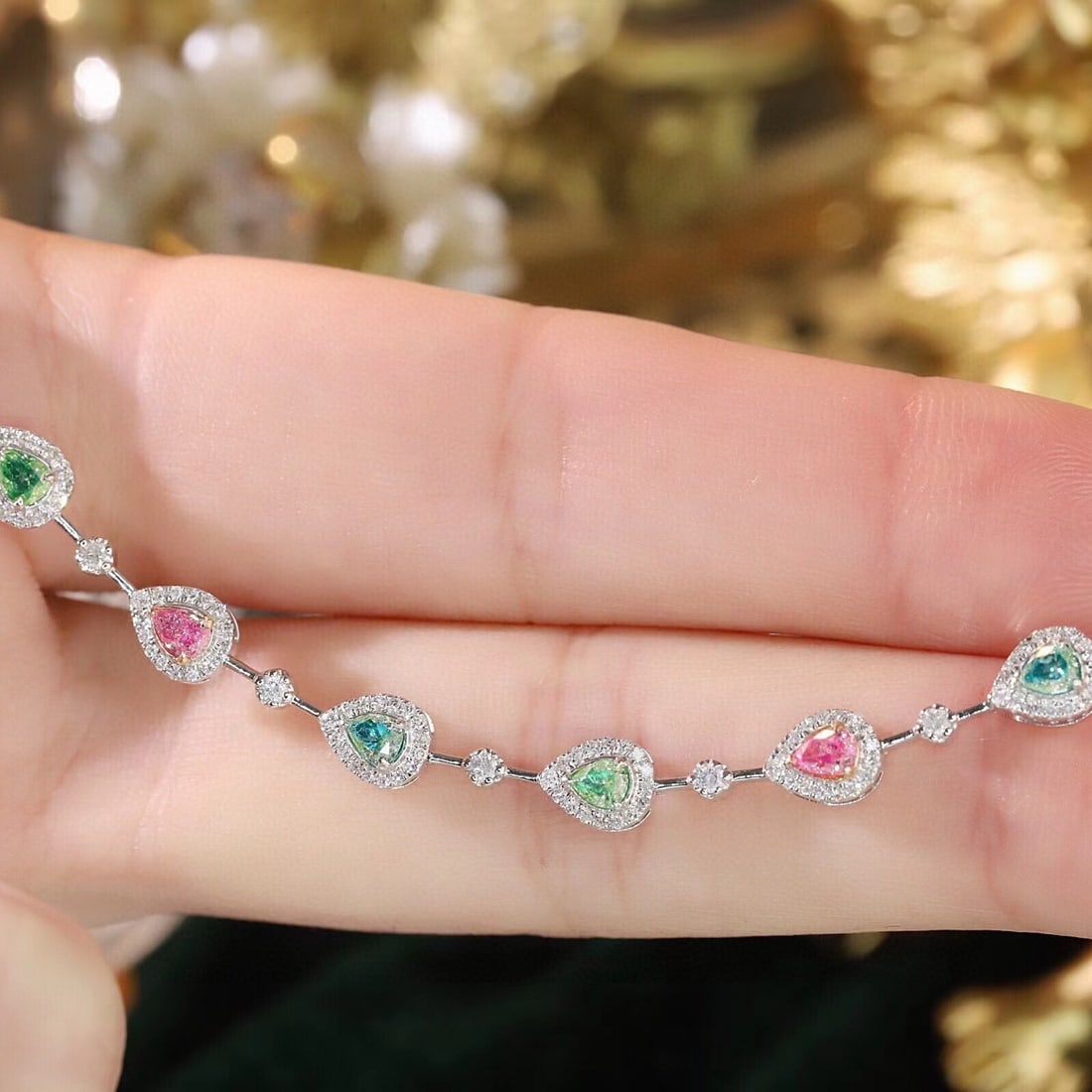 14k Gold 1.30 Ctw Natural Color Diamond & Diamond Bracelet: Ref:231147193 // gold content:14k gold // main gemstone:color diamond // shape:pear // carat weight:0. 80ct // color:color // treatment:natural // // adjacent gemstone 2 : diamond // shape:round //