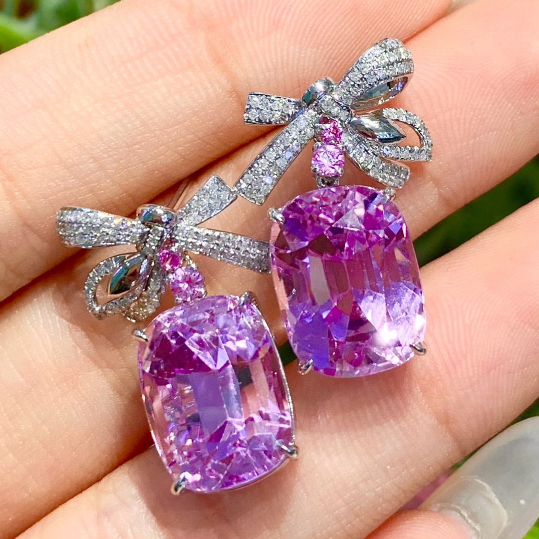 14k Gold 23.8 Ct Natural Kunzite & Diamond Earrings: Ref:231147199 // gold content:14k gold // main gemstone:kunzite // shape:cushion // carat weight:23. 8ct // color:purple // treatment:natural // // adjacent gemstone 2 : diamond // shape:round //