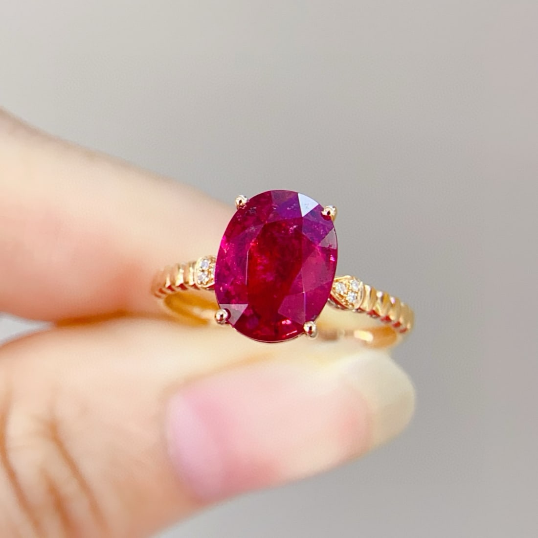 14k Gold 2.42 Ctw Natural Tourmaline & Diamond Ring: Ref:231147201 // gold content:14k gold // ring size:7. 25us // // main gemstone:tourmaline // shape:oval // carat weight:2. 4ct // color:red // treatment:natural // // adjacent gemstone 2 : diamond