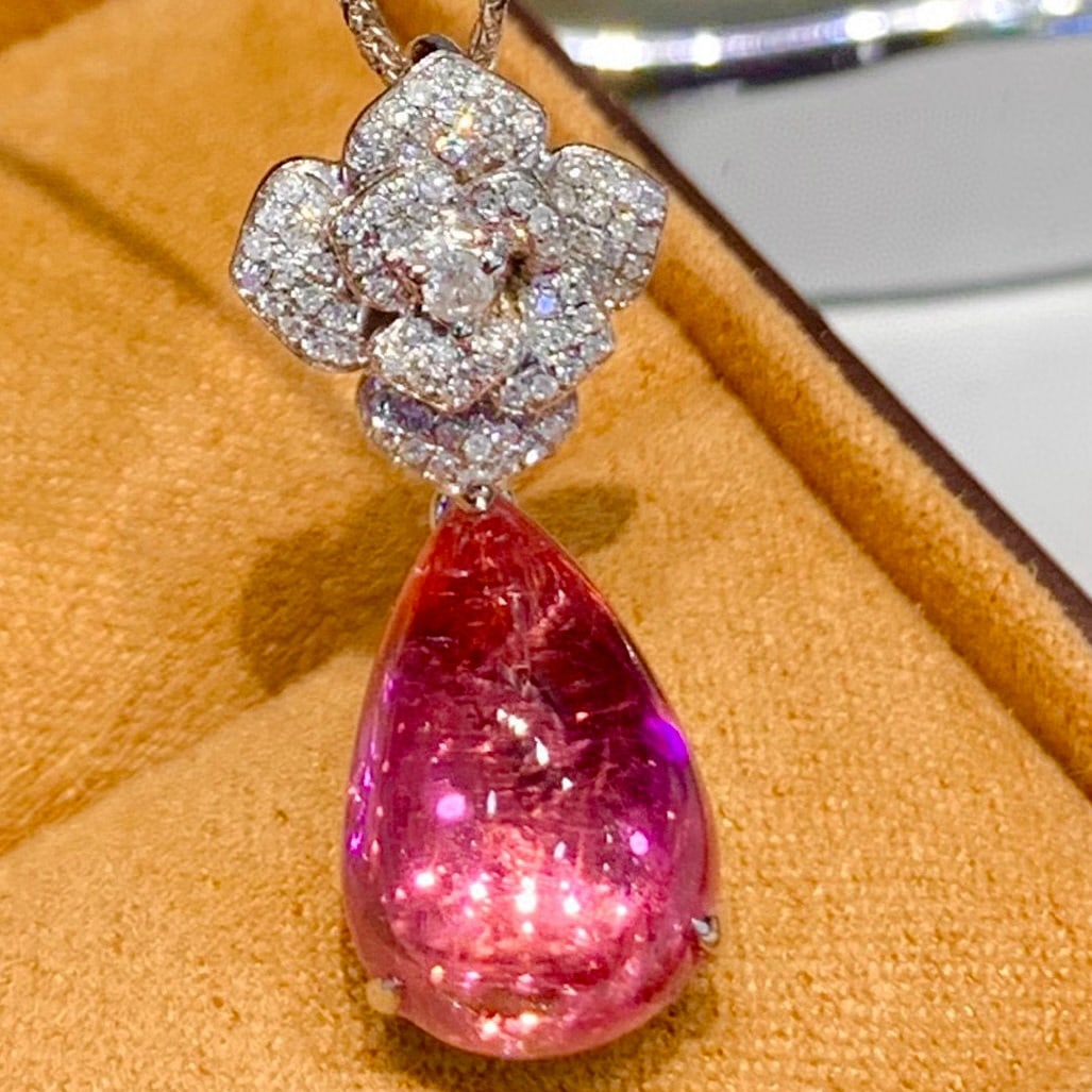 14k Gold 6.8 Ct Natural Tourmaline & Diamond Pendant( Without Chain ): Ref:231147210 // gold content:14k gold // main gemstone:tourmaline // shape:pear // carat weight:6. 8ct // color:pink // treatment:natural // // adjacent gemstone 2 : diamond // shape:round //