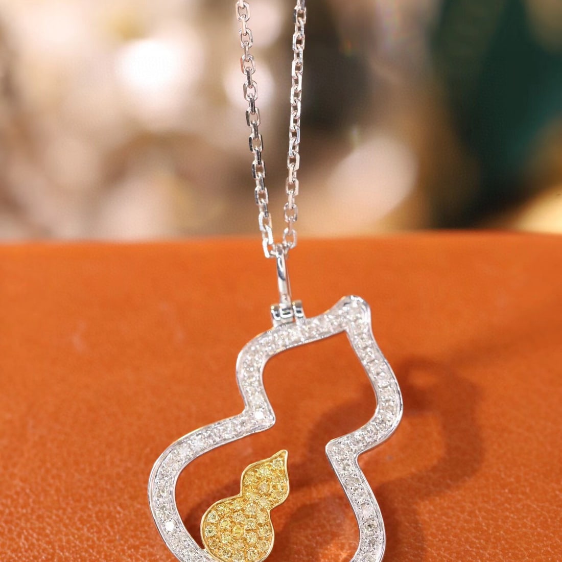 14k Gold 0.38 Ctw Natural Yellow Diamond & Diamond Necklace: Ref:231147232 // gold content:14k gold // main gemstone:yellow diamond // shape:round // carat weight:0. 1ct // color:yellow // treatment:natural // cut grade:g // // adjacent gemstone 2 : diamond //