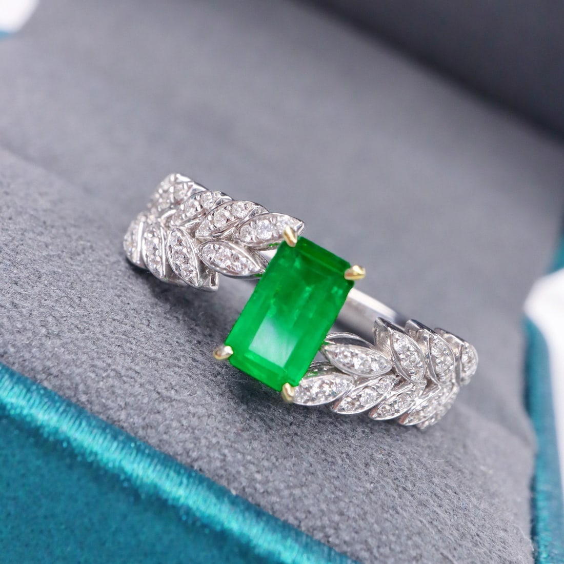14k Gold 0.94 Ctw Vivid Green Natural Emerald & Diamond Ring: Ref:231148058 // gold content:14k gold // ring size:7. 25us // // main gemstone:emerald // shape:octagonal // carat weight:0. 75ct // color:vivid green // treatment:natural // // adjacent gemstone 2