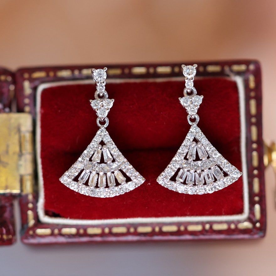 14k Gold 0.43 Ct Natural H Diamond Earrings: Ref:231148066 // gold content:14k gold // main gemstone:diamond // shape:multiple // carat weight:0. 43ct // clarity grade:vs-si // color:h // treatment:natural // Condition: New Low Estimate: