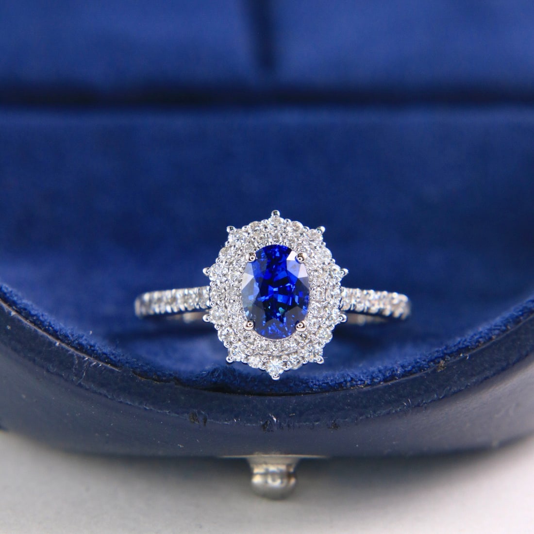 14k Gold 1.54 Ctw Natural Sapphire & Diamond Ring: Ref:231148142 // gold content:14k gold // ring size:7. 25us // // main gemstone:sapphire // shape:oval // carat weight:1. 09ct // color:blue // treatment:natural // // adjacent gemstone 2 : diamond //