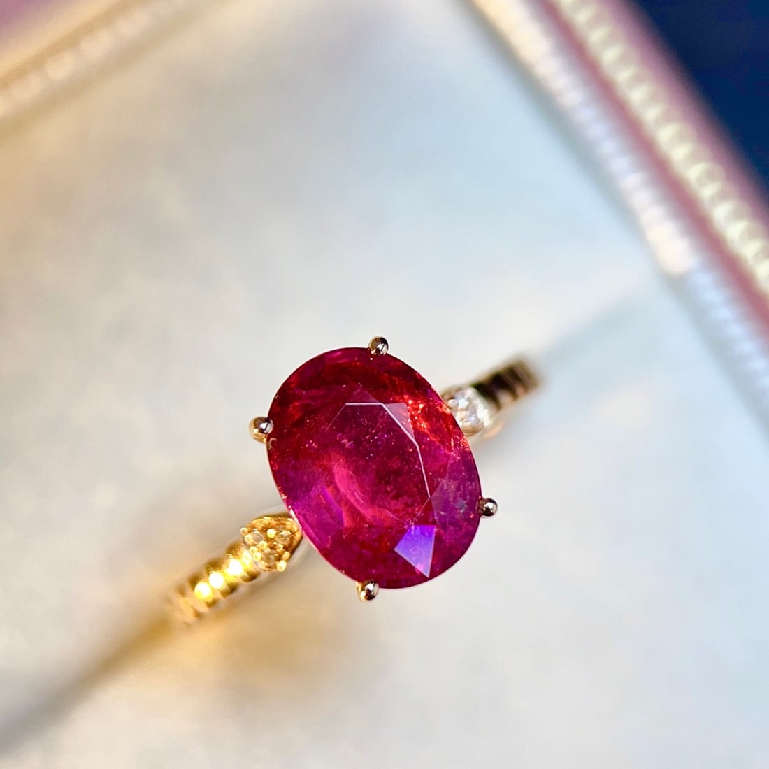 14k Gold 2.42 Ctw Natural Tourmaline & Diamond Ring: Ref:231148146 // gold content:14k gold // ring size:7. 25us // // main gemstone:tourmaline // shape:oval // carat weight:2. 4ct // color:red // treatment:natural // // adjacent gemstone 2 : diamond
