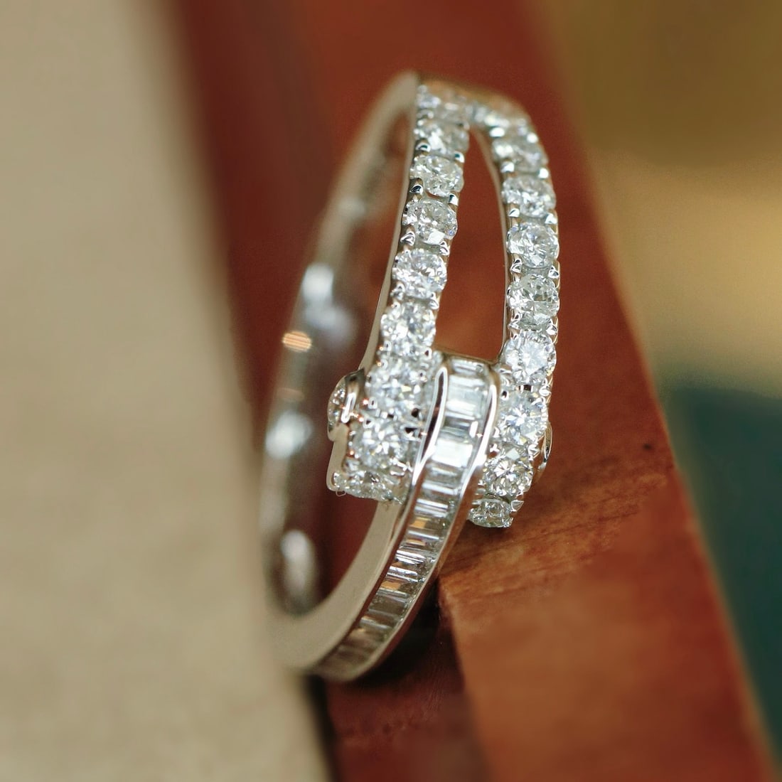 14k Gold 0.5 Ct Natural H Diamond Ring: Ref:231148148 // gold content:14k gold // ring size:7. 25us // // main gemstone:diamond // shape:multiple // carat weight:0. 5ct // clarity grade:vs-si // color:h // treatment:natural // Condition: Ne