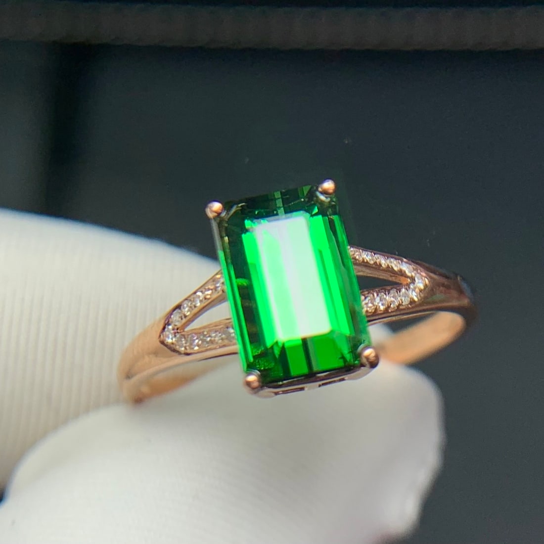 14k Gold 2.2 Ct Natural Tourmaline & Diamond Ring: Ref:231148195 // gold content:14k gold // ring size:7. 25us // // main gemstone:tourmaline // shape:octagonal // carat weight:2. 2ct // color:green // treatment:natural // // adjacent gemstone 2 :