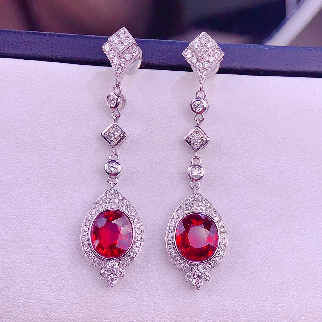 14k Gold 4 Ct Natural Tourmaline & Diamond Earrings: Ref:231148238 // gold content:14k gold // main gemstone:tourmaline // shape:oval // carat weight:4ct // color:red // treatment:natural // // adjacent gemstone 2 : diamond // shape:round // clarity gra