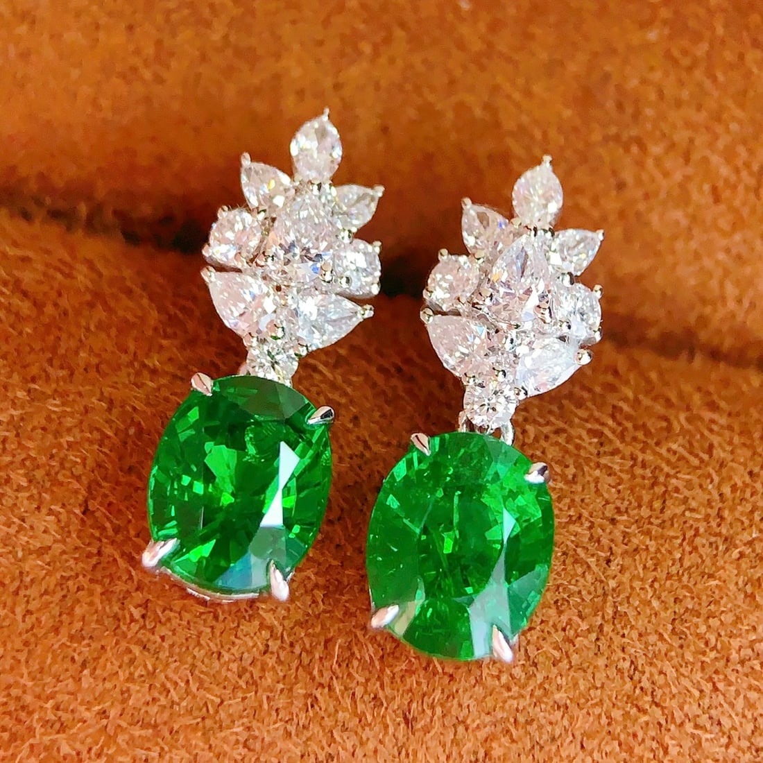 14k Gold 4.4 Ct Natural Tsavorite & Diamond Earrings - 3