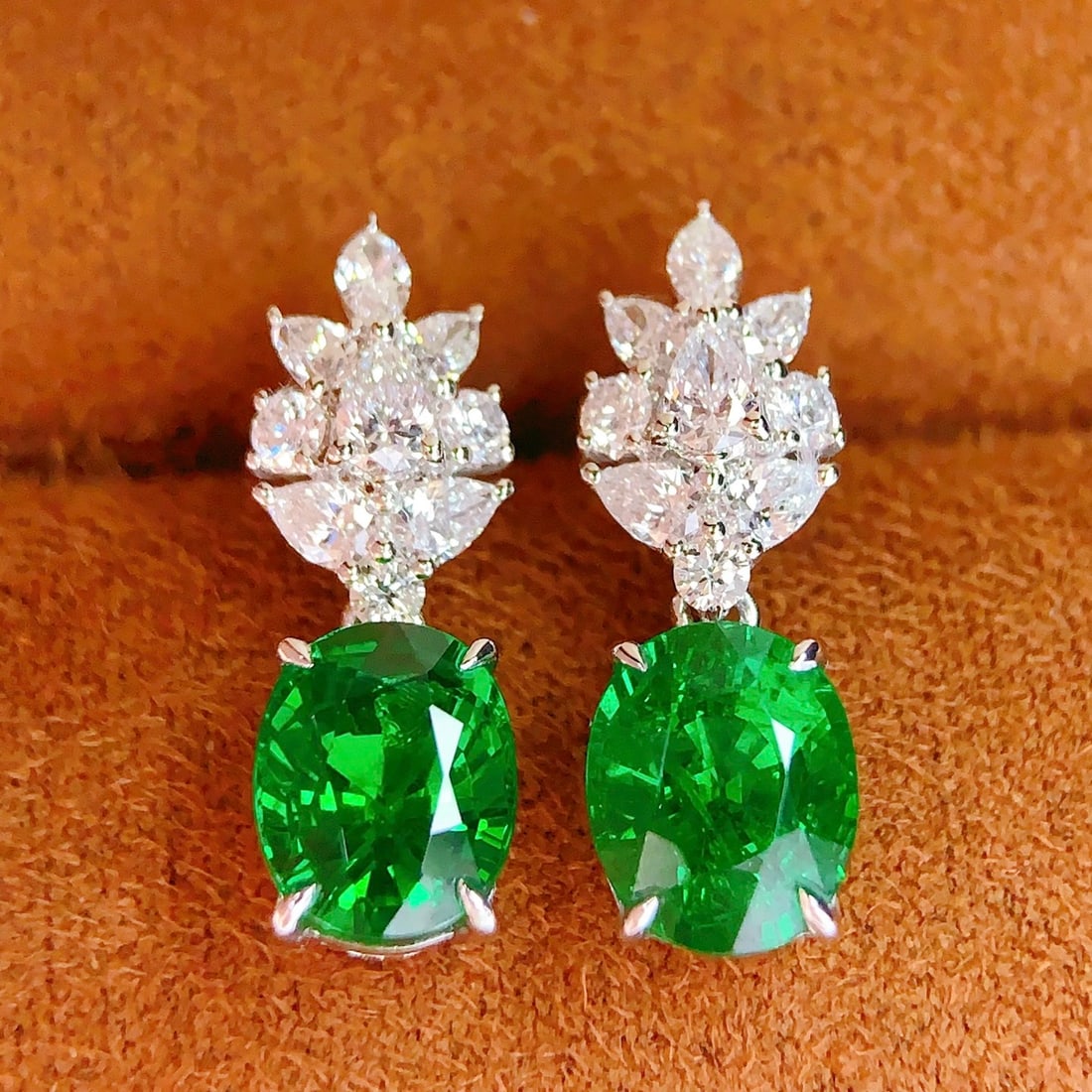 14k Gold 4.4 Ct Natural Tsavorite & Diamond Earrings - 4