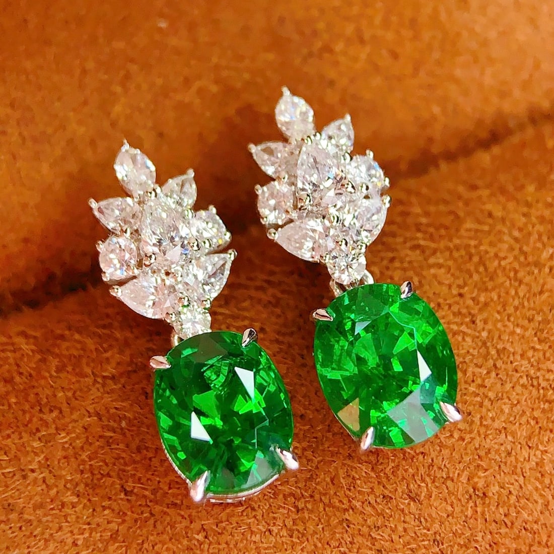 14k Gold 4.4 Ct Natural Tsavorite & Diamond Earrings - 5