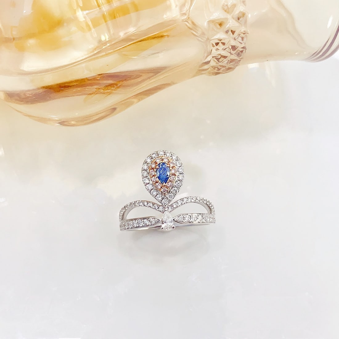 14k Gold 0.56 Ctw Natural Blue Diamond & Diamond Ring: Ref:231148244 // gold content:14k gold // ring size:7. 25us // // main gemstone:blue diamond // shape:pear // carat weight:0. 10ct // color:green // treatment:natural // // adjacent gemstone 2 :