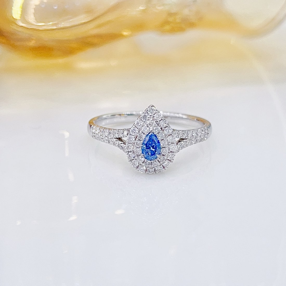 14k Gold 0.51 Ctw Natural Blue Diamond & Diamond Ring: Ref:231148259 // gold content:14k gold // ring size:7. 25us // // main gemstone:blue diamond // shape:pear // carat weight:0. 16ct // color:green // treatment:natural // // adjacent gemstone 2 :