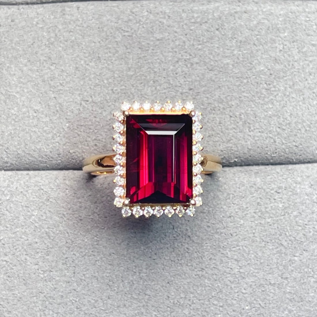 14k Gold 6.07 Ctw Natural Tourmaline & Diamond Ring: Ref:231148268 // gold content:14k gold // ring size:7. 25us // // main gemstone:tourmaline // shape:rectangle // carat weight:5. 75ct // color:red // treatment:natural // // adjacent gemstone 2 :