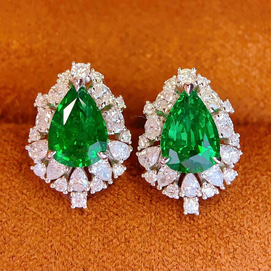 14k Gold 3.35 Ct Natural Tsavorite & Diamond Earrings - 2