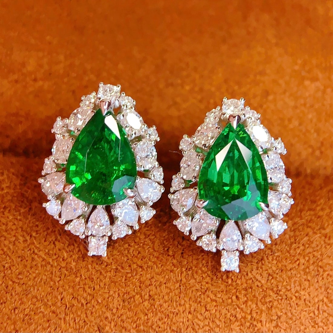 14k Gold 3.35 Ct Natural Tsavorite & Diamond Earrings - 5