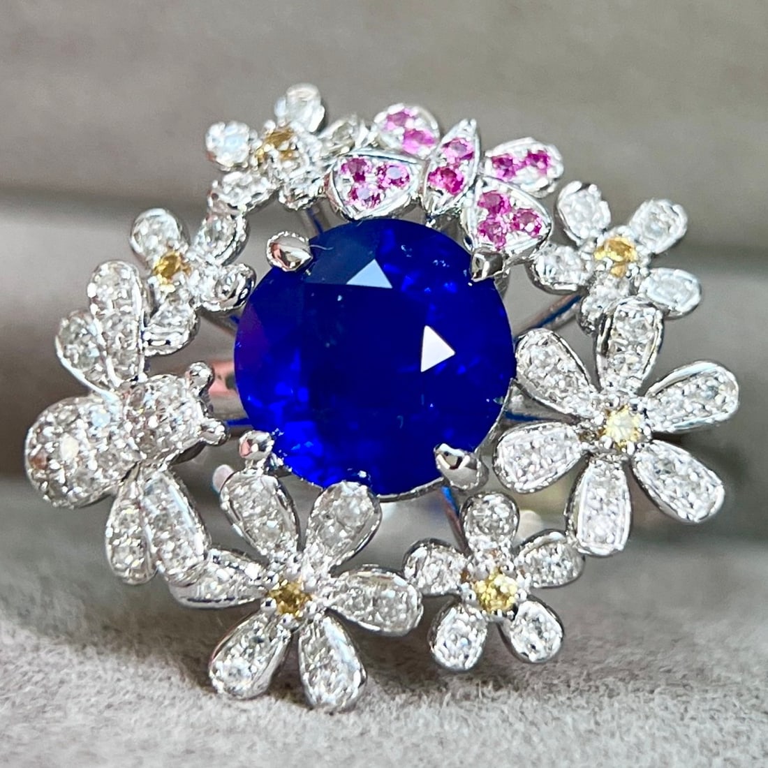 14k Gold 2.76 Ctw Natural Sapphire & Diamond & Flowers Ring: Ref:231148290 // gold content:14k gold // ring size:7. 25us // // main gemstone:sapphire // shape:round // carat weight:2. 55ct // color:blue // treatment:natural // cut grade:g // // adjacent