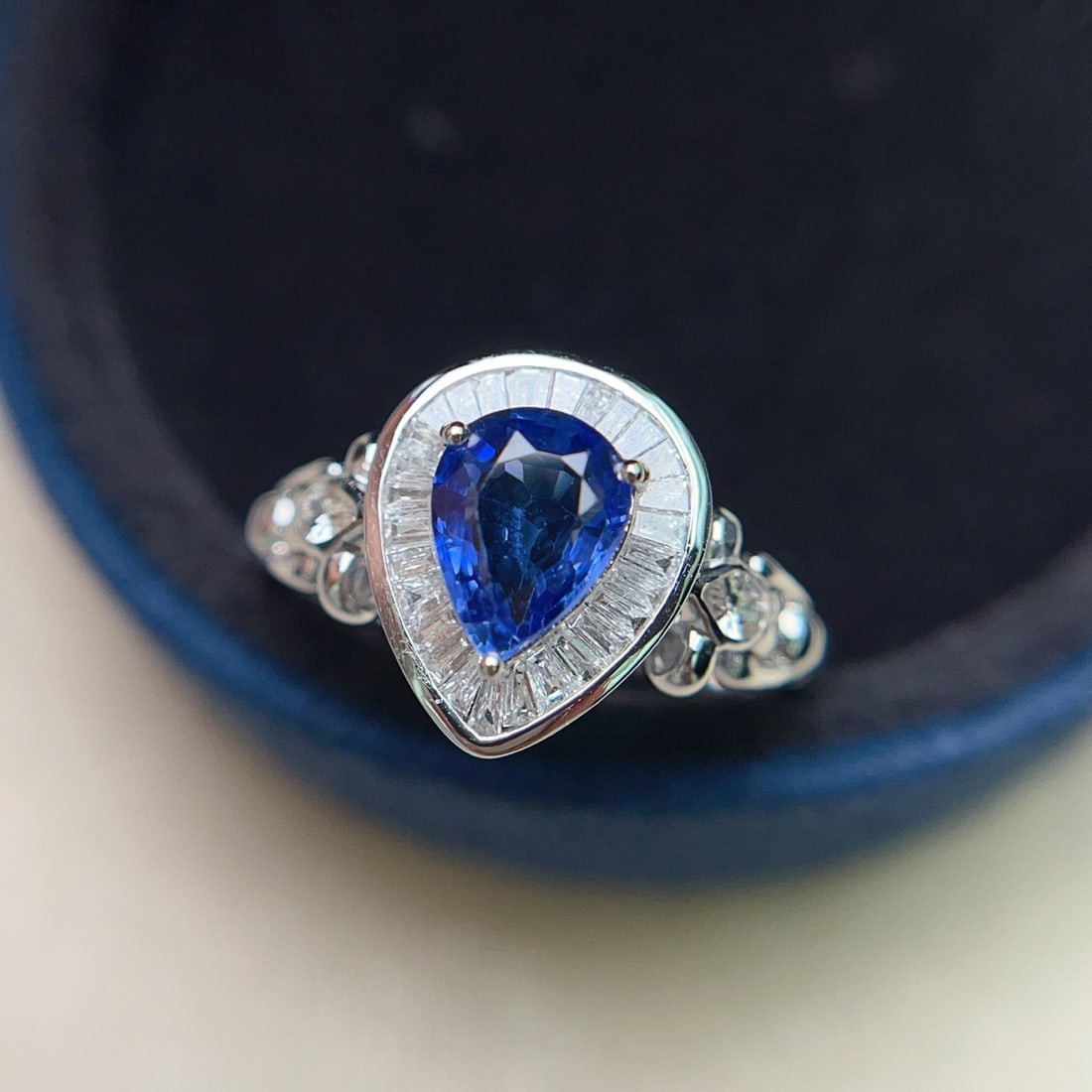 14k Gold 1.10 Ct Natural Sapphire & Diamond & Sapphire Ring: Ref:231148295 // gold content:14k gold // ring size:7. 25us // // main gemstone:sapphire // shape:pear // carat weight:1. 10ct // color:blue // treatment:natural // // adjacent gemstone 2 : diamond